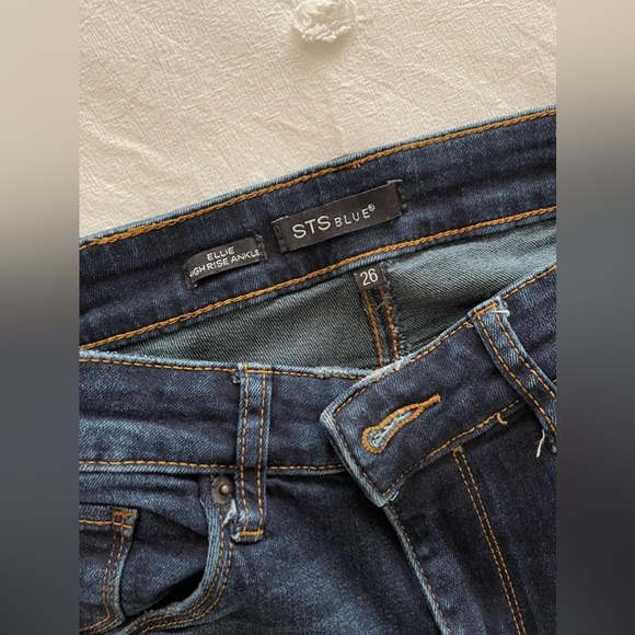 STS Blue Jeans - Picture 5 of 6
